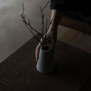 磁器なのに柔らかな風合いのフレグランスディフューザー