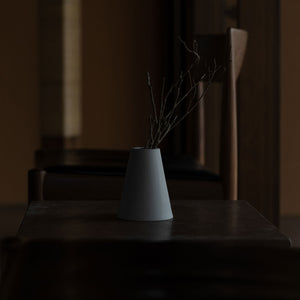 磁器なのに柔らかな風合いのフレグランスディフューザー