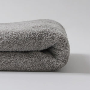 超長綿を使用した軽やかで滑らかなバスタオル