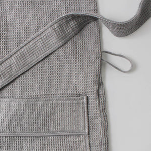 コットンワッフル生地で軽やかでさらっとした着心地のバスローブ